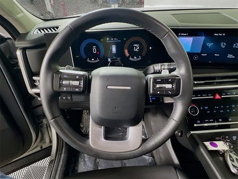 Used 2025 Hyundai Santa Fe SEL image 11