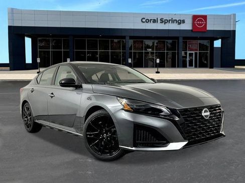 New 2026 Nissan Altima 2.5 SR w/ SR Midnight Edition Package FWD image 5