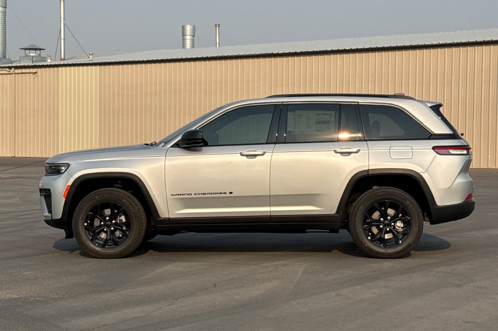 New 2026 Jeep Grand Cherokee Altitude AWD/4WD image 13