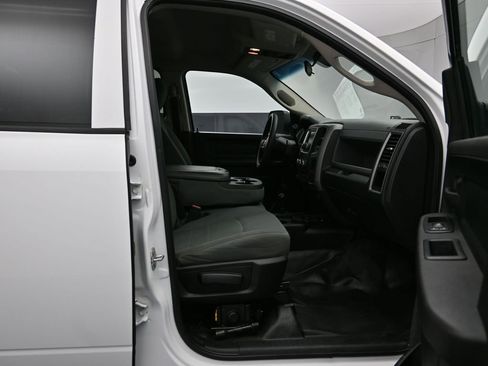 Used 2018 RAM 3500 Tradesman w/ Chrome Appearance Group image 15