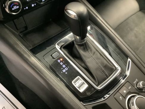 Used 2018 MAZDA CX-5 Touring w/ Preferred Equipment Package AWD/4WD image 17