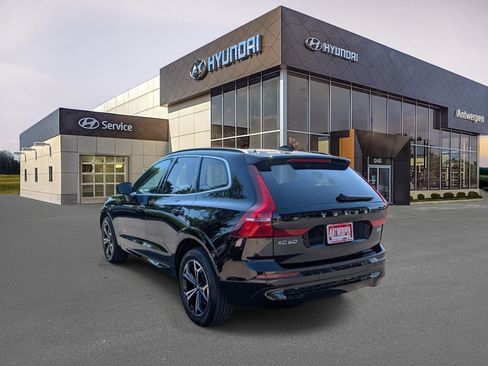 Used 2022 Volvo XC60 B5 Momentum AWD/4WD image 5