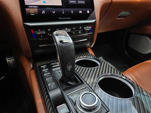 Used 2023 Maserati Quattroporte Trofeo RWD image 52