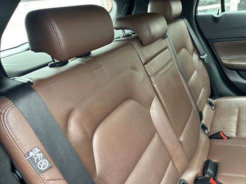 Used 2018 INFINITI QX30 AWD w/ Cafe Teak Theme Package image 17