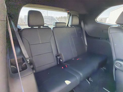 Used 2024 GMC Acadia Elevation image 27