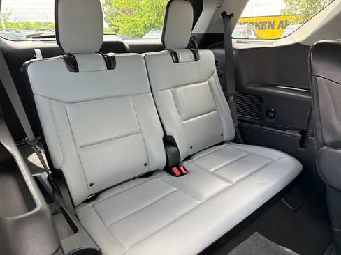 Used 2021 Ford Explorer XLT w/ Equipment Group 202A AWD/4WD image 23
