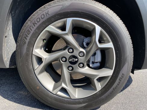 Used 2026 Chevrolet Trax LT w/ LPO, Blackout Package FWD image 13