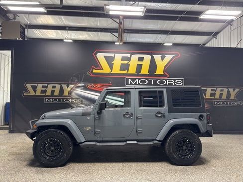 Used 2014 Jeep Wrangler Unlimited Sahara w/ Max Tow Package image 3