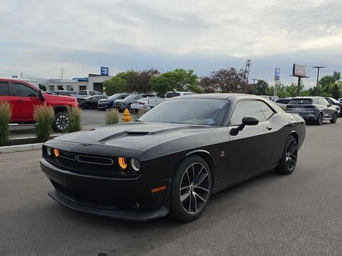 Used 2018 Dodge Challenger R/T Scat Pack w/ Leather Interior Group RWD image 7
