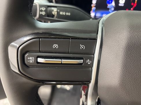 Used 2023 Chevrolet Colorado LT w/ LT Convenience Package III image 13