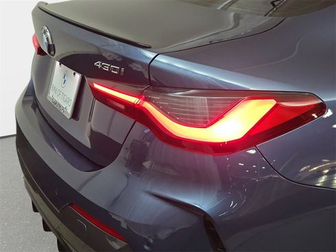 Used 2023 BMW 430i Coupe w/ M Sport Package image 33