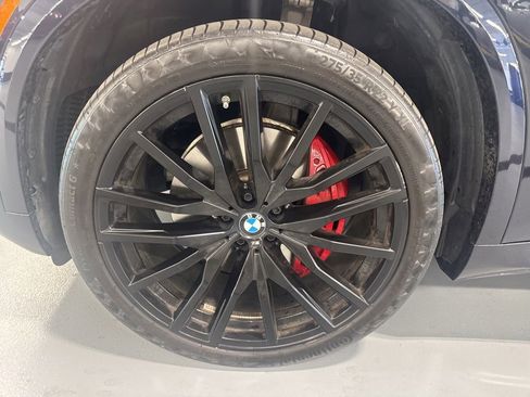 Used 2025 BMW X5 xDrive40i w/ M Sport Package AWD/4WD image 5