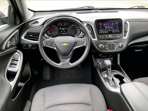 Used 2023 Chevrolet Malibu LT FWD image 5