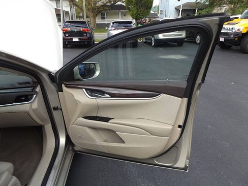 Used 2013 Cadillac XTS Luxury w/ Driver Awareness Package FWD image 28