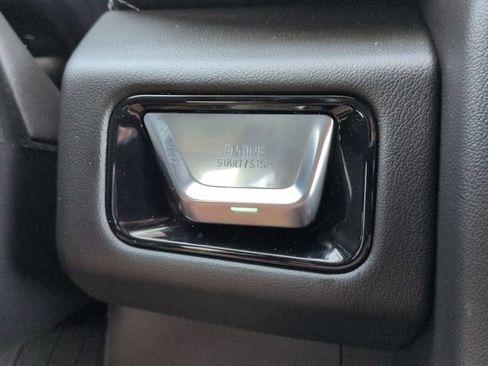 Used 2025 GMC Yukon Denali AWD/4WD image 19