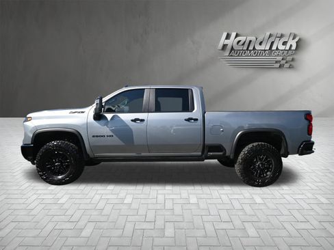 Used 2026 Chevrolet Silverado 2500 ZR2 w/ LPO, Dark Essentials Package image 10
