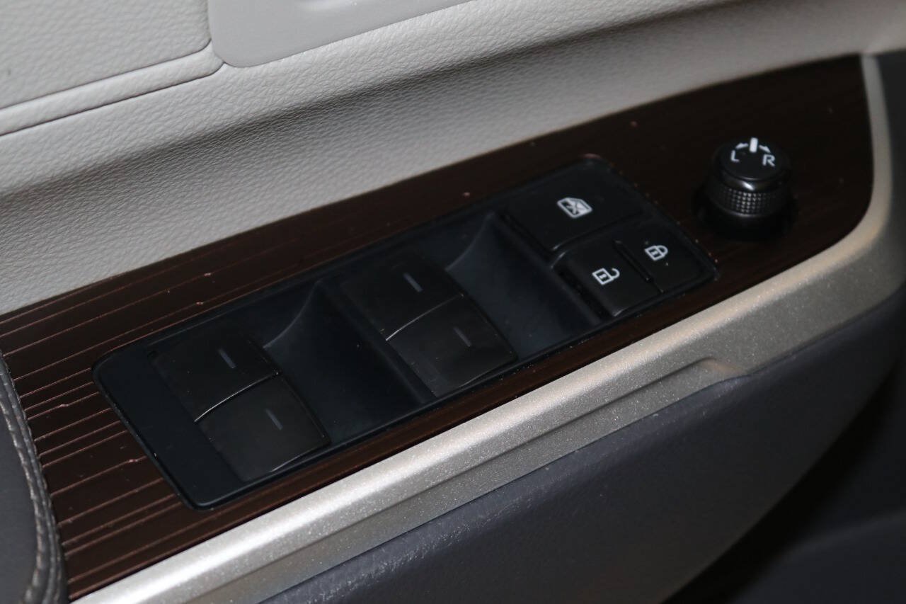 Used 2023 Toyota Sienna LE AWD/4WD image 64