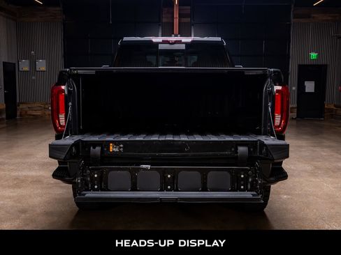 Used 2023 GMC Sierra 2500 Denali w/ Denali Black Diamond Edition AWD/4WD image 8