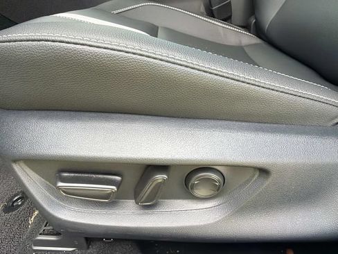 Used 2025 Toyota Camry SE FWD image 20