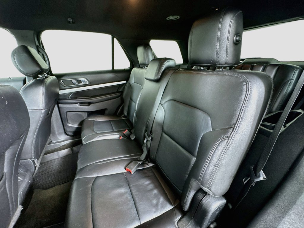 Used 2017 Ford Explorer XLT w/ Equipment Group 202A FWD image 25
