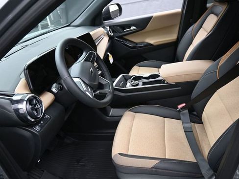 New 2026 Chevrolet Equinox ACTIV w/ Convenience Package III FWD image 8