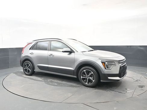 Certified 2023 Kia Niro EX image 7