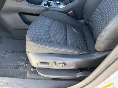 Used 2023 GMC Terrain SLE w/ Driver Convenience Package FWD image 16