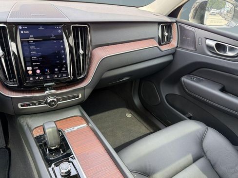Certified 2023 Volvo XC60 B5 Plus w/ Climate Package AWD/4WD image 24