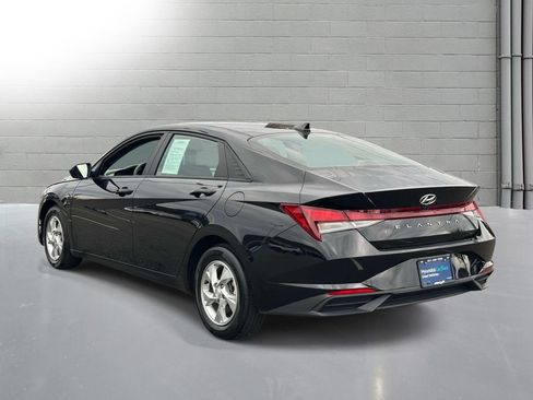 Used 2023 Hyundai Elantra SE w/ Cargo Package FWD image 5