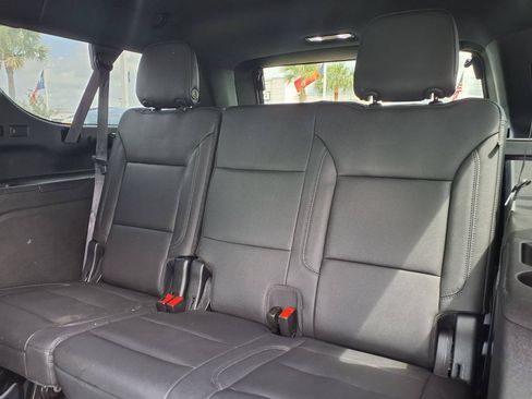 Used 2023 Chevrolet Suburban Z71 w/ Luxury Package AWD/4WD image 23