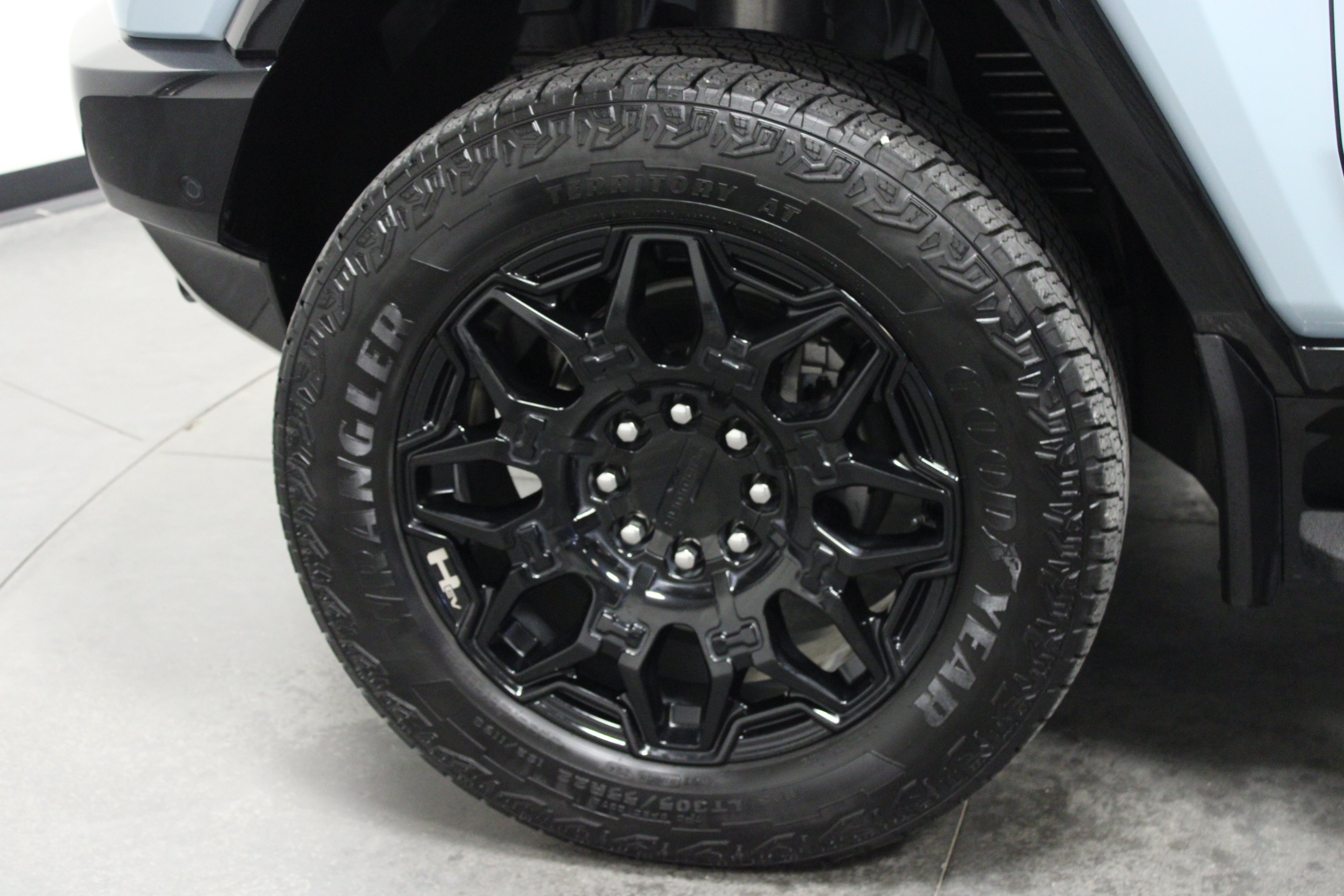 Used 2025 GMC Hummer EV 2X AWD/4WD image 10