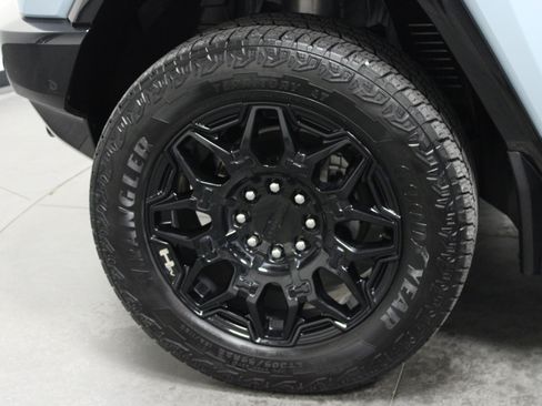 Used 2025 GMC Hummer EV 2X AWD/4WD image 10