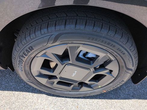 New 2026 Kia Carnival EX FWD image 10