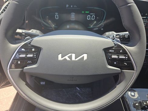 New 2025 Kia Niro EX image 10