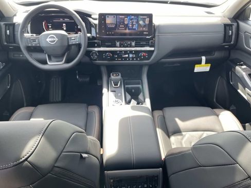 New 2026 Nissan Pathfinder Platinum AWD/4WD image 16
