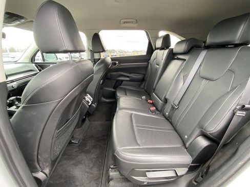 Used 2024 Kia Sorento S image 24