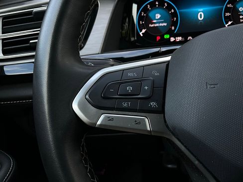 Used 2025 Volkswagen Atlas Cross Sport SE image 36