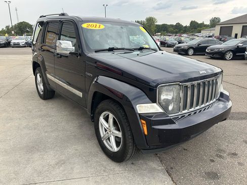 Used 2011 Jeep Liberty Limited Jet AWD/4WD image 3