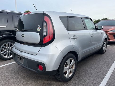 Used 2017 Kia Soul FWD image 3