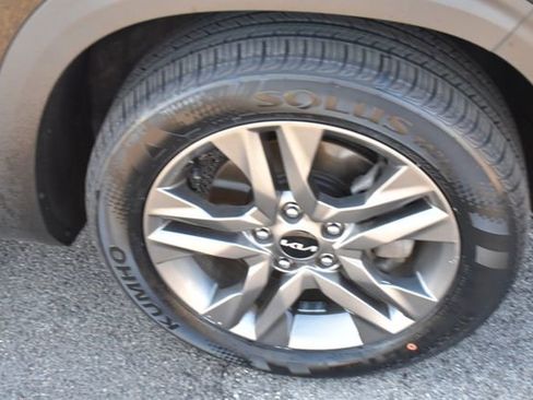 Used 2023 Kia Seltos LX image 11