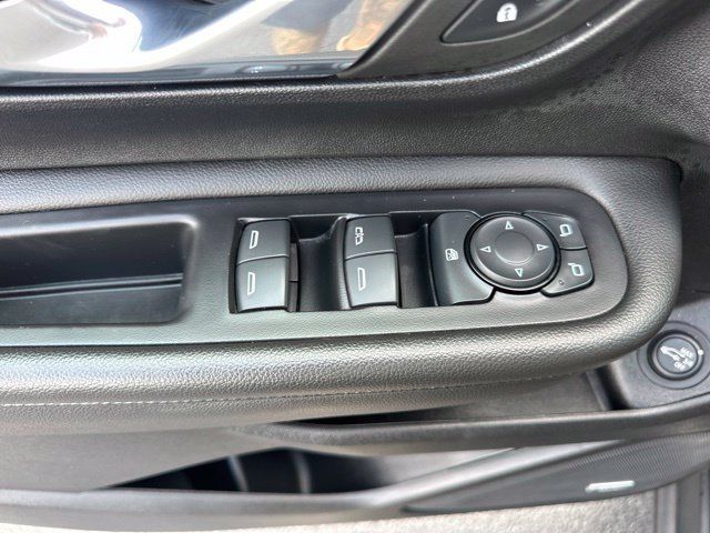 Used 2023 GMC Terrain SLT w/ Infotainment Package II AWD/4WD image 9