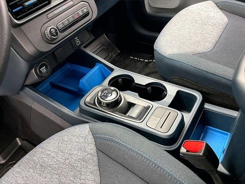 Used 2025 Ford Maverick XLT image 15