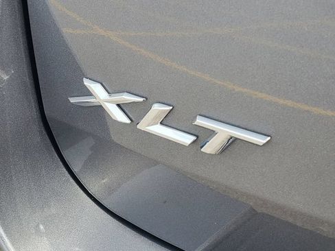 Used 2021 Ford Explorer XLT w/ Equipment Group 202A AWD/4WD image 6