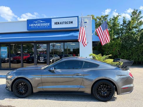 Used 2015 Ford Mustang GT Premium RWD image 37