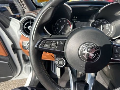 Used 2020 Alfa Romeo Giulia Ti w/ Quick Order Package 22Z Lusso image 21