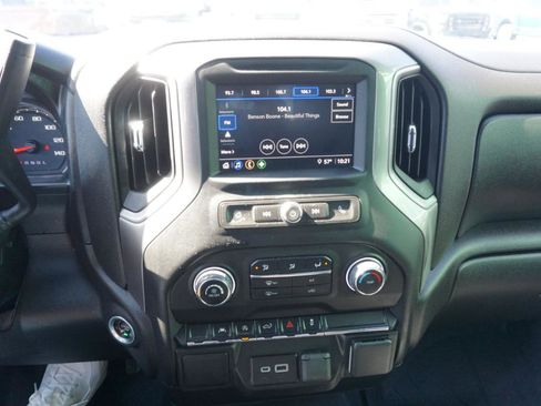 Used 2022 Chevrolet Silverado 1500 Custom AWD/4WD image 17