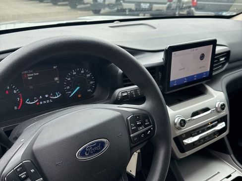 Used 2021 Ford Explorer 2WD image 9