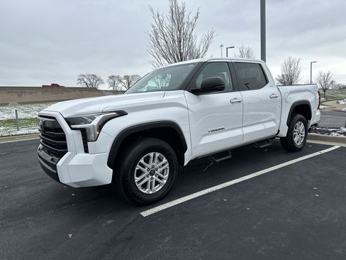 Used 2025 Toyota Tundra SR5 image 5