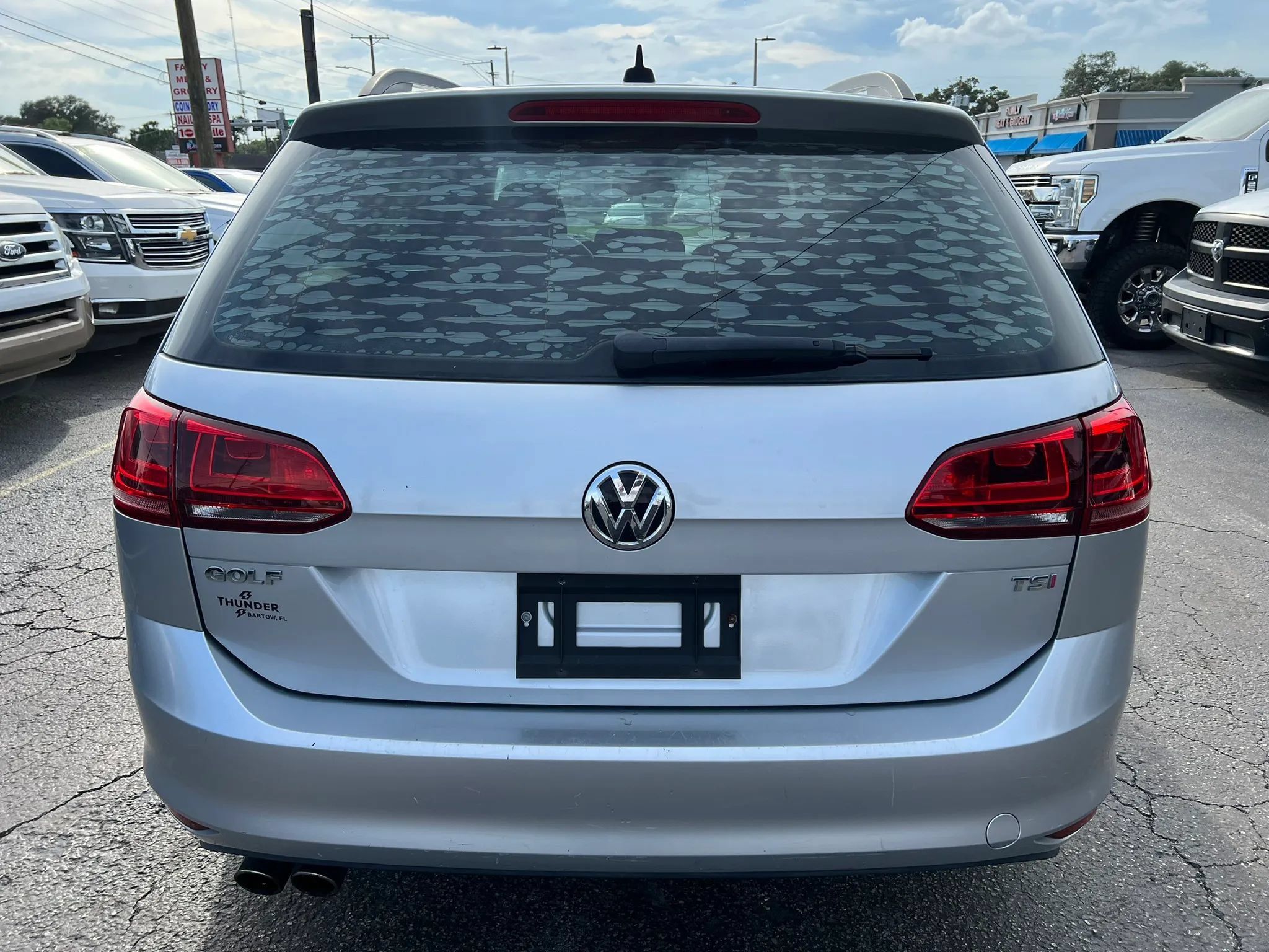 Used 2017 Volkswagen Golf S FWD image 6
