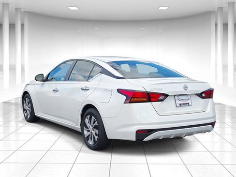 Used 2022 Nissan Altima 2.5 S image 3